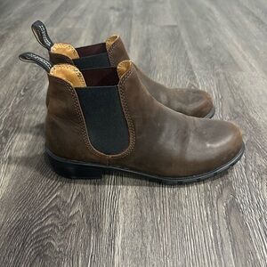 Blundstone Elastic sided ankle brown boots